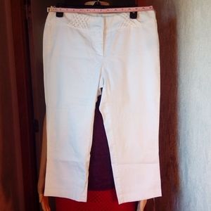 RAMPGE White Capris